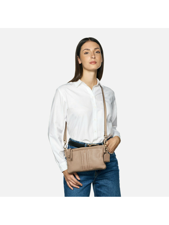 Geox Бежова дамска чанта Geox Claree