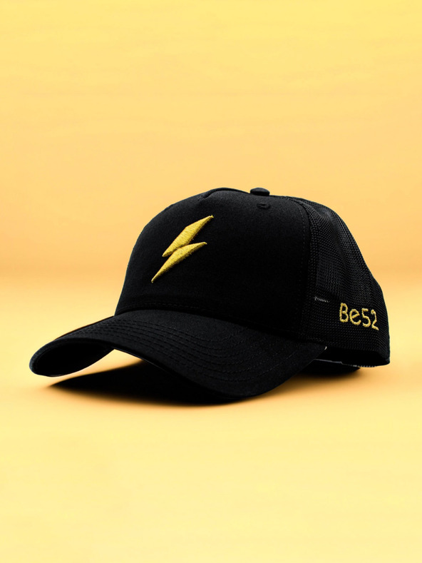 Be52 Be52 Bolt шапка премиум черна/златна