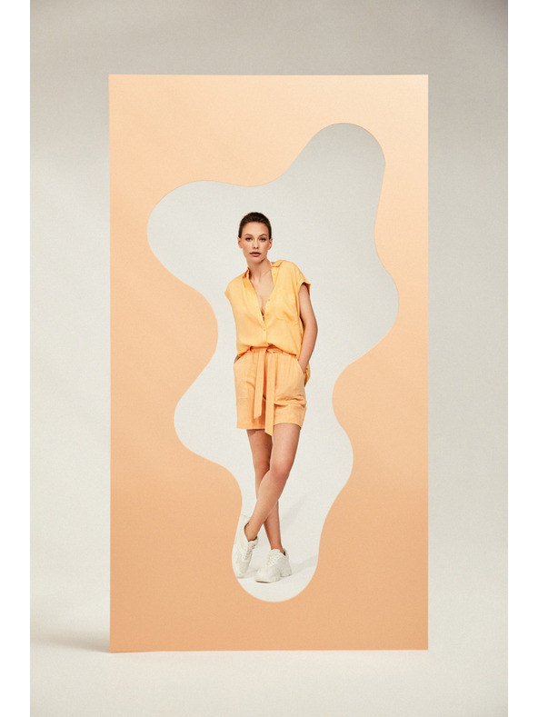 Moodo Оранжеви къси панталони за жени Moodo