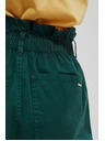 Moodo Тъмнозелени дамски къси панталони Moodo