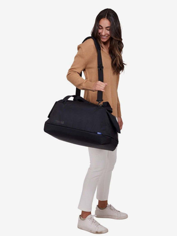 Thule Черна пътна чанта Thule Subterra 2