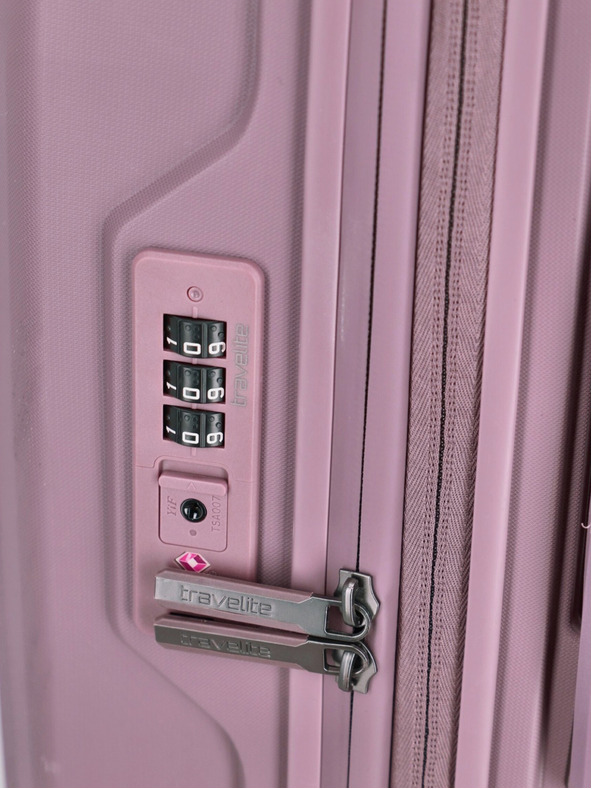 Travelite Розов дамски куфар Travelite Elvaa 4w M Rosé