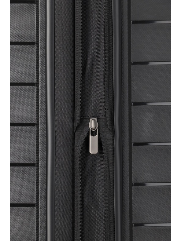 Travelite Travelite Mooby M Черен куфар