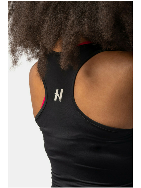 Nebbia Спортен slim-fit crop потник 422 Black