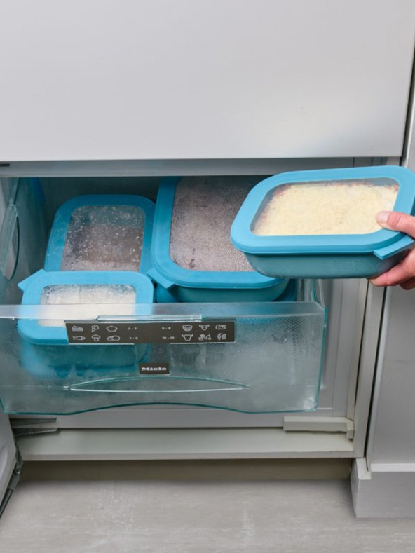 Mepal Комплект купи в светлосив цвят Mepal Cirqula (750 + 1500 + 3000 мл)