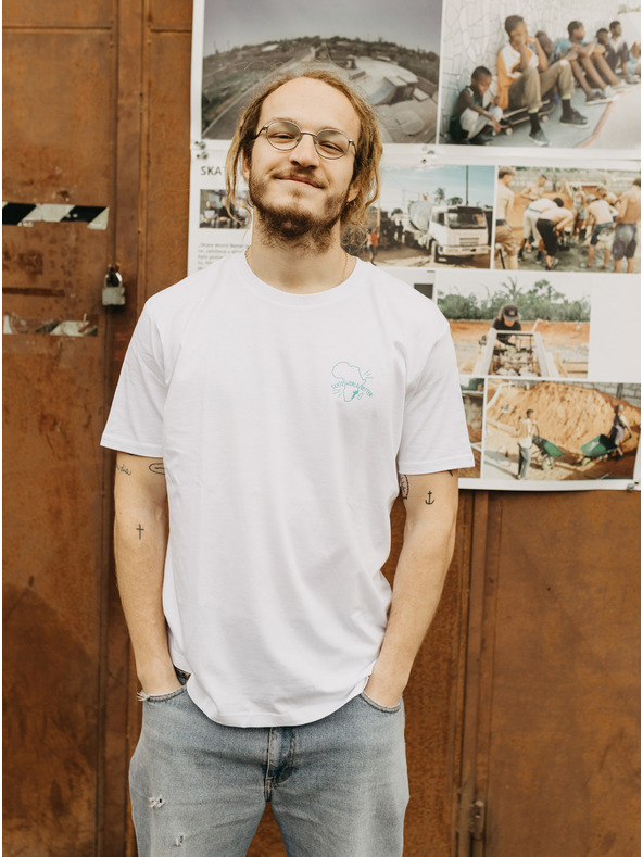 DOBRO Бяла мъжка тениска DOBRO. Skate World Better