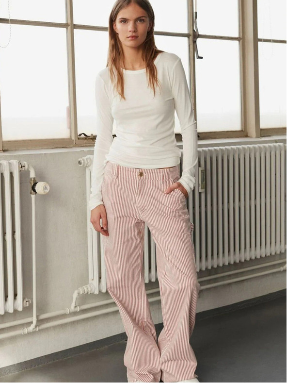 Sofie Schnoor Бели и червени дамски раирани торбести панталони Sofie Schnoor