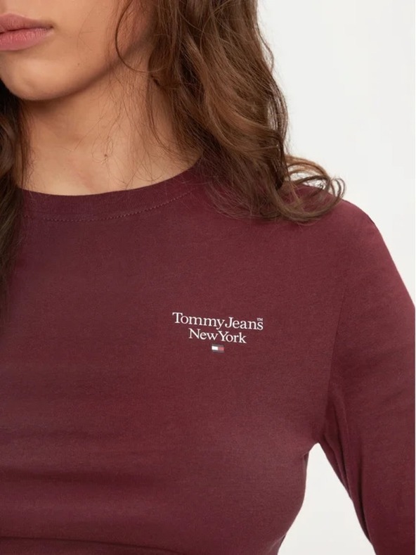 Tommy Jeans Дамска бордо тениска Tommy Jeans Deep Rouge