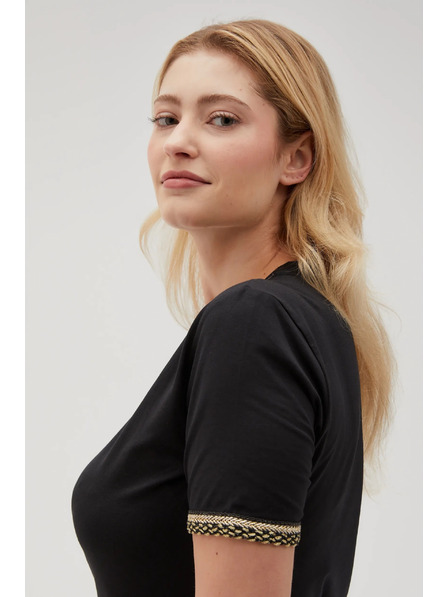 Moodo Черна базова тениска с V-образно деколте