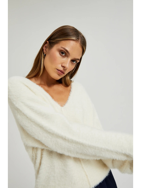 Moodo Бял пуловер с V-образно деколте