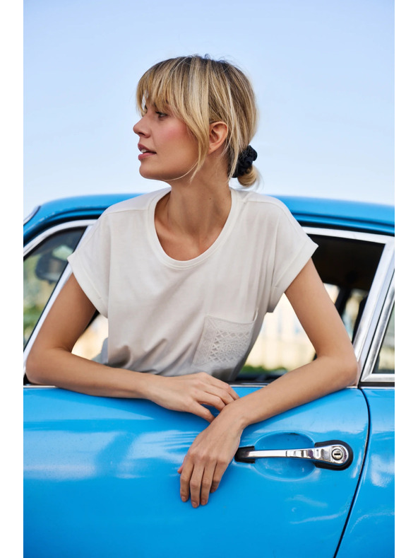 Moodo Бял памучен топ с джоб