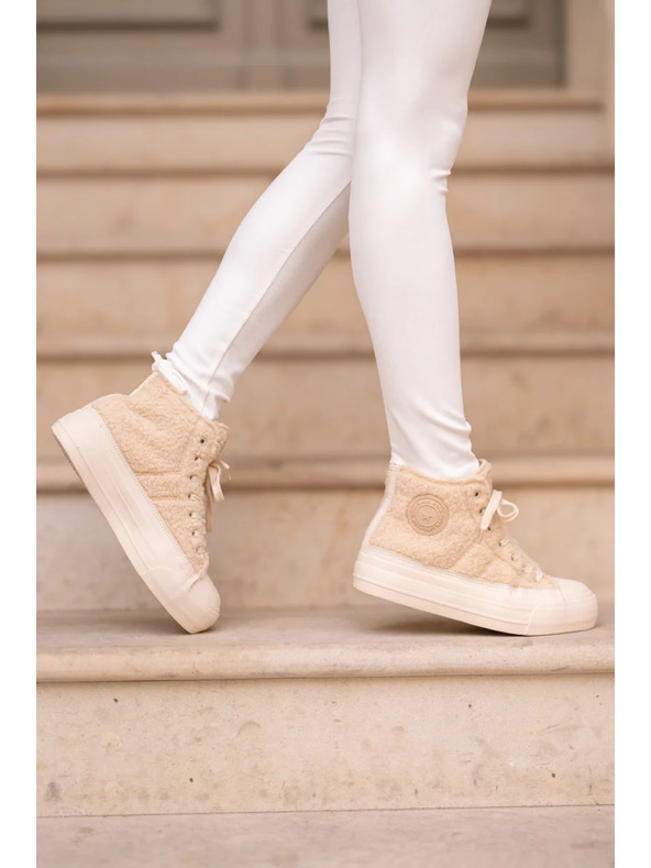 BIG STAR SHOES Затоплени дамски маратонки с пухкав хастар тип овча вълна Big Star Бежови