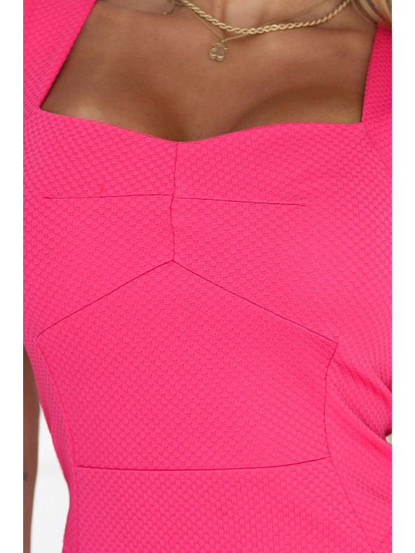 numoco Неоново розови мини рокля с красиво деколте