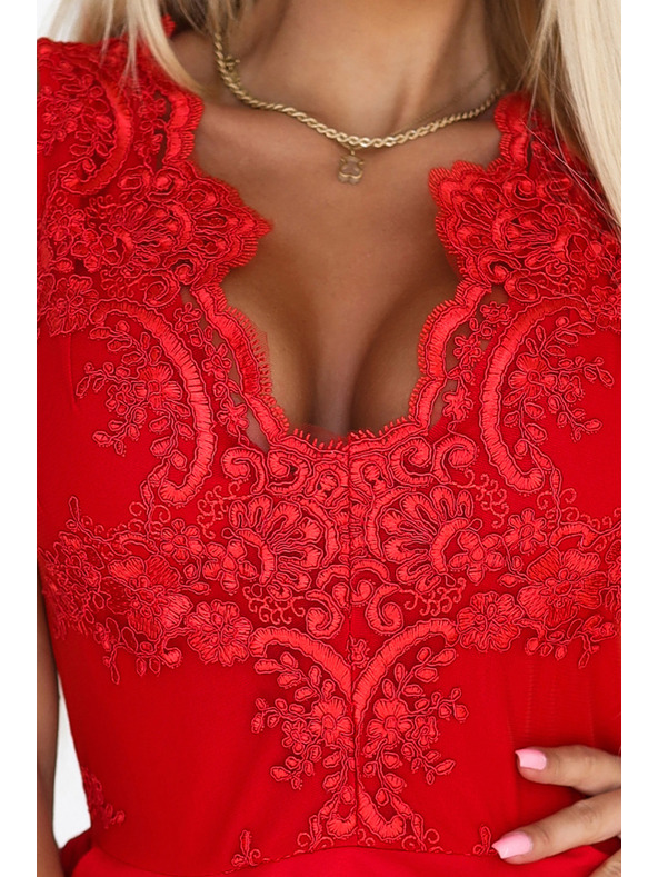 numoco Червена коктейлна рокля CHARLOTTE с дантелено деколте