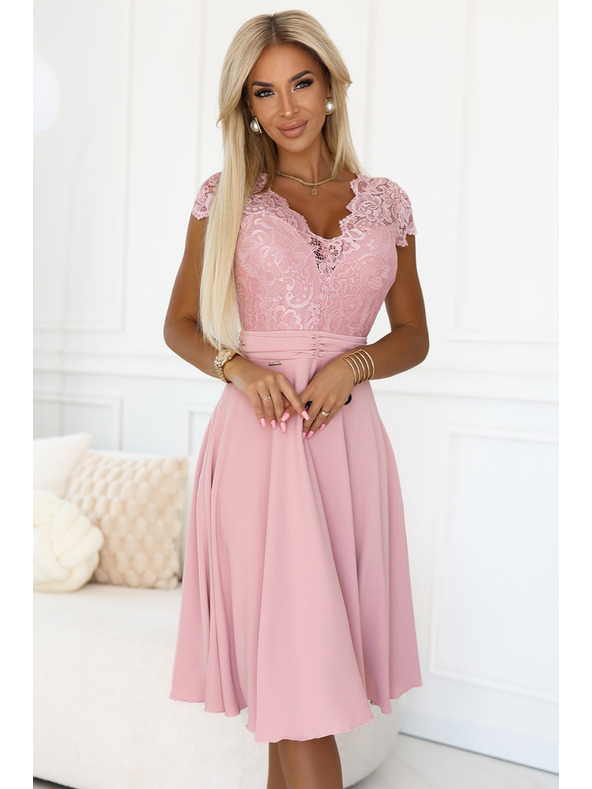 numoco Светлорозова шифонена рокля с дантелено деколте