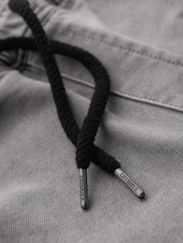 Ombre Clothing Мъжки дънкови шорти с декоративно прошиване - светло сиви