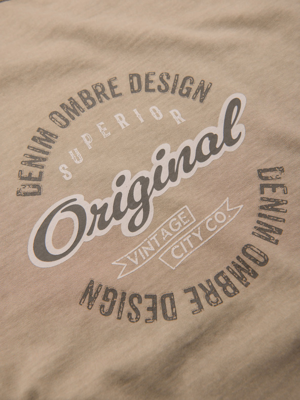 Ombre Clothing Памучна тениска с печат на гърдите и гърба - тъмно бежова