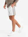 Ombre Clothing Мъжки къси суитшърт шорти с широки ивици - бяло