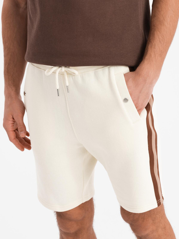 Ombre Clothing Мъжки суитшърт шорти с кант и ребрест колан - кремаво