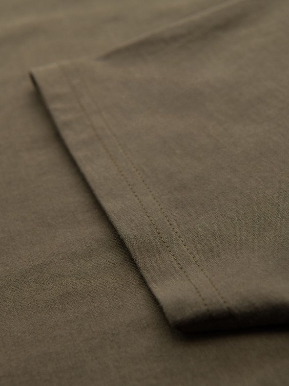 Ombre Clothing Мъжка класическа памучна тениска BASIC с V-образно деколте - тъмно маслинено зелена