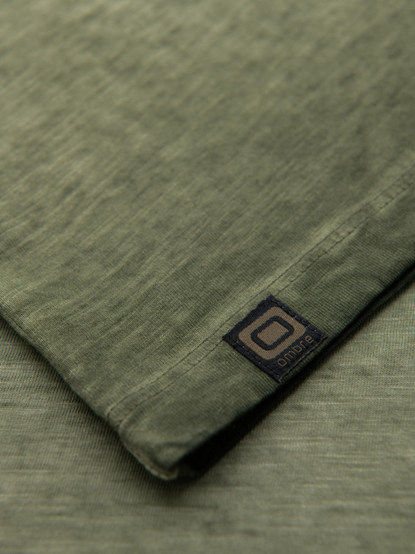 Ombre Clothing Мъжка памучна тениска с V-образно деколте и изтрит ефект - маслинено зелено