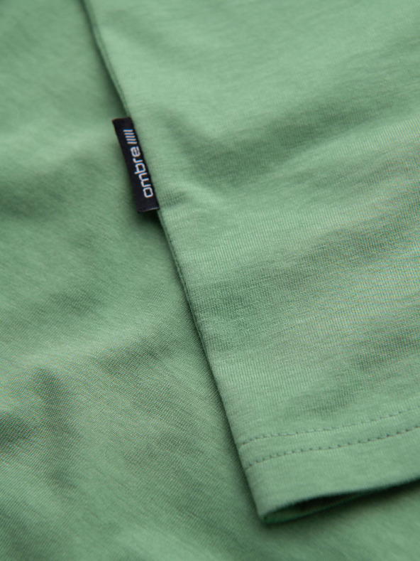 Ombre Clothing Памучна класическа мъжка тениска BASIC с V-образно деколте - зелена