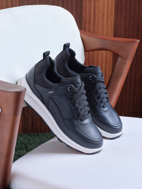 Geox Черни дамски маратонки Geox Spherica 4x4 b abx