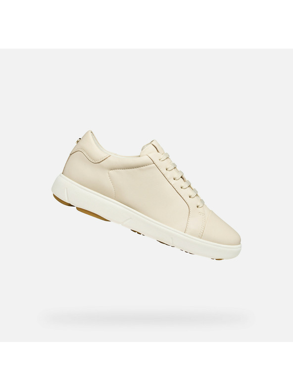 Geox Кремави дамски маратонки Geox Nebula 2.0 C