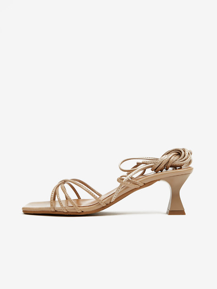 Ojju Бежови дамски сандали с дантела на ток OJJU