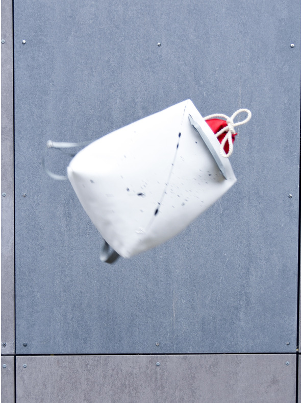 Xiss Бяла раница с шарка на жените Xiss Splashed White City Red