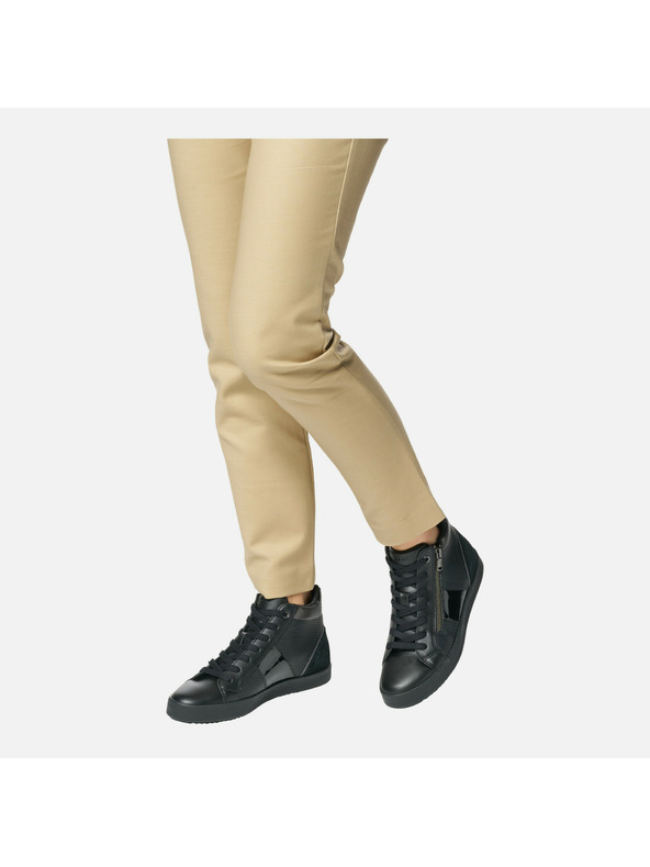 Geox Черни дамски маратонки Geox Blomiee