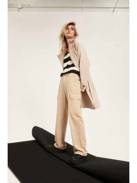 Moodo Бежови панталони с джобове