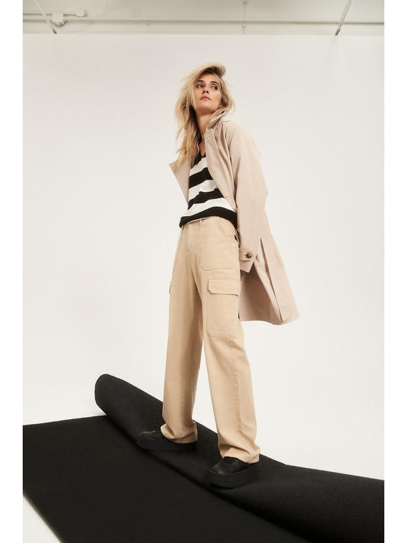 Moodo Бежови панталони с джобове