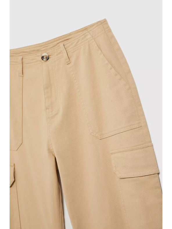 Moodo Бежови панталони с джобове