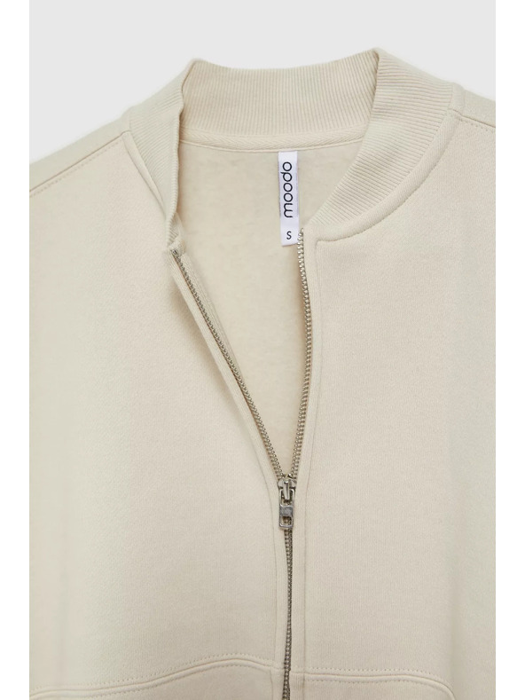 Moodo Кремав бомбър