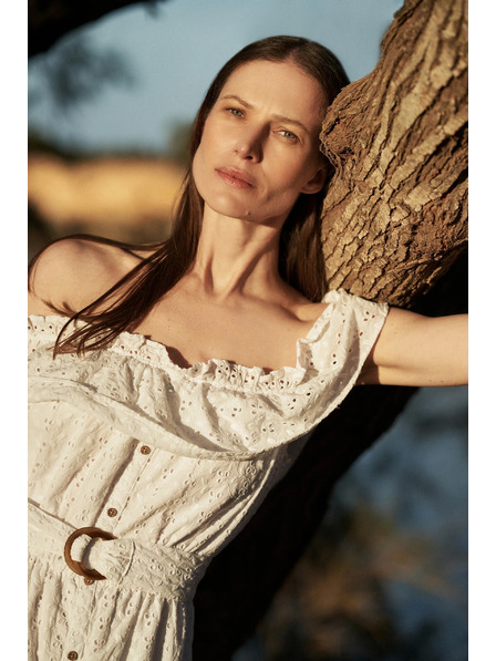 Moodo Дълга рокля със спаднали рамене