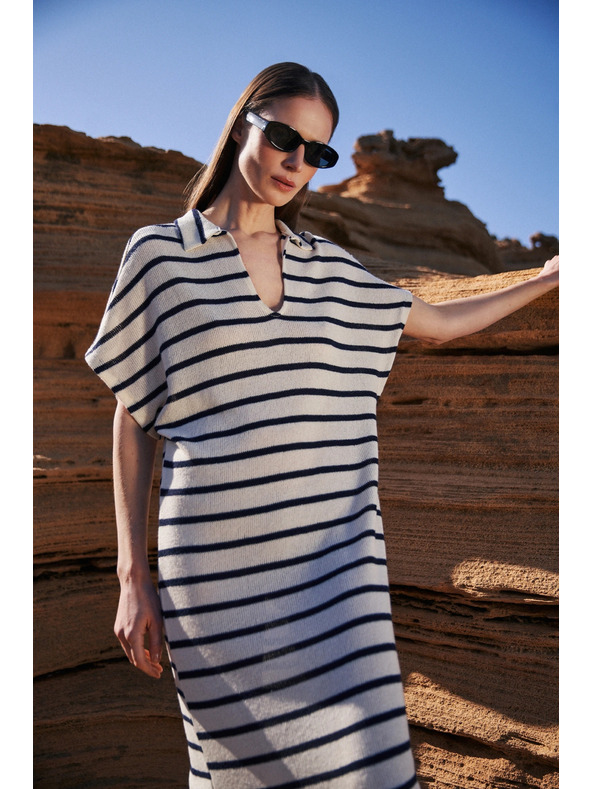 Moodo Свободни раирани рокли