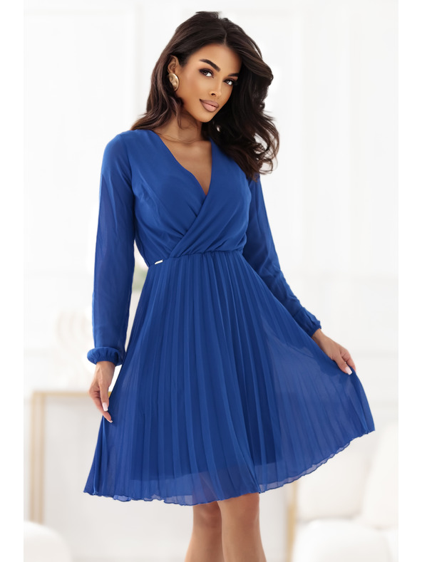 numoco Елегантна плисирана рокля ISABELLE с деколте и дълъг ръкав - тъмносиня