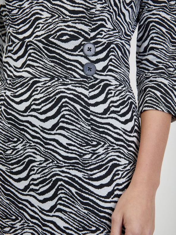 Orsay Черно-бяла дамска рокля с десен ORSAY