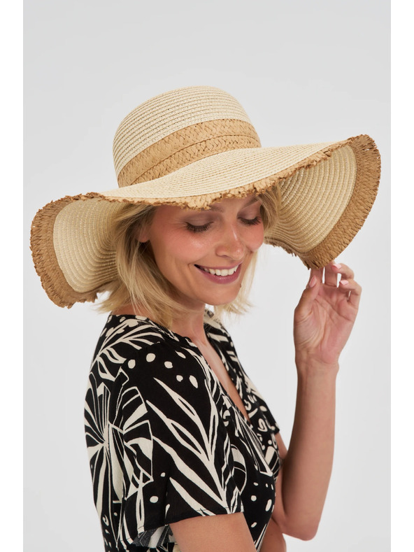 Moodo Дамска шапка Moodo - бежова