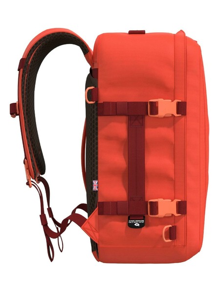 CabinZero CabinZero Classic Plus 32L Tomato Festival