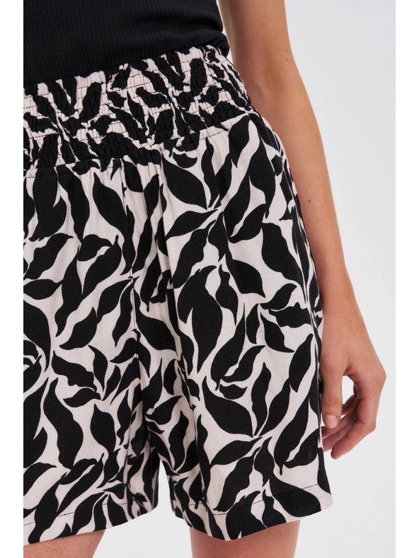 Moodo Дамски къси панталони Moodo - бежови