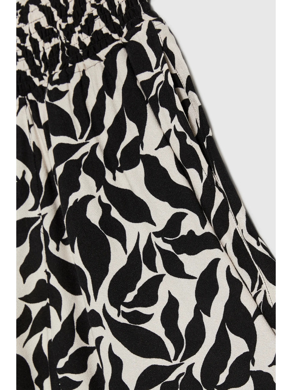 Moodo Дамски къси панталони Moodo - бежови