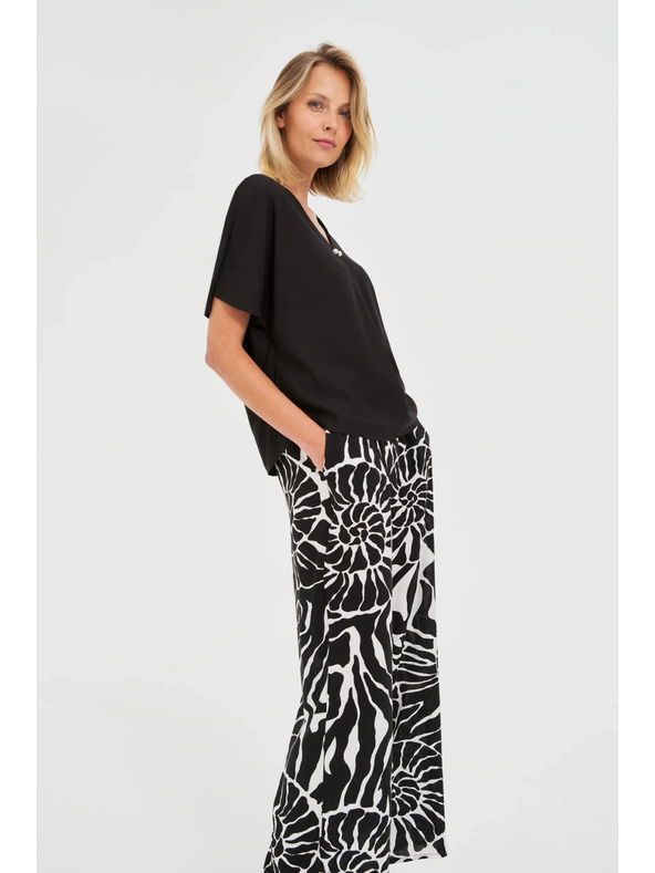 Moodo Черна свободна блуза с къс ръкав