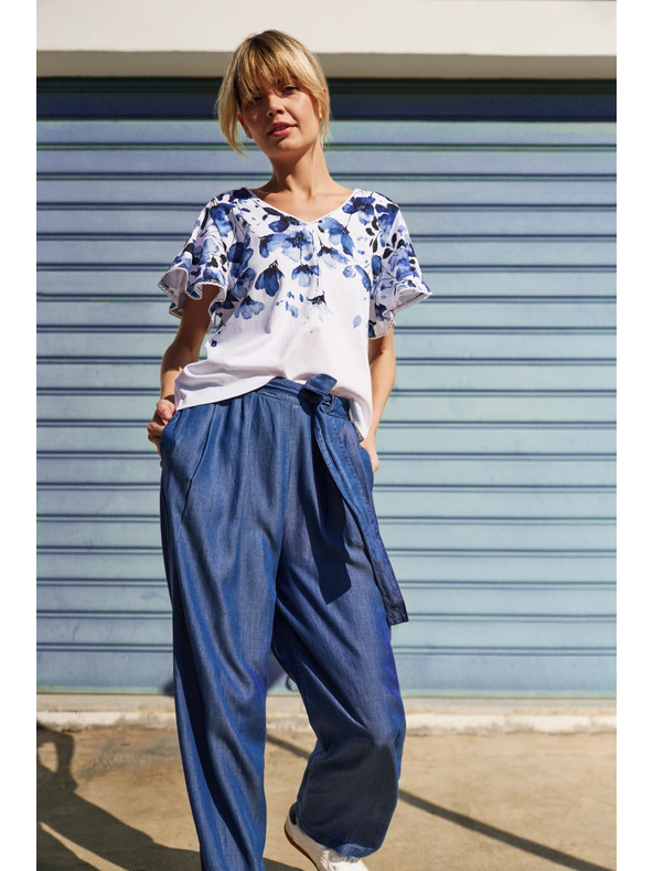 Moodo Бяла блуза със сини цветя