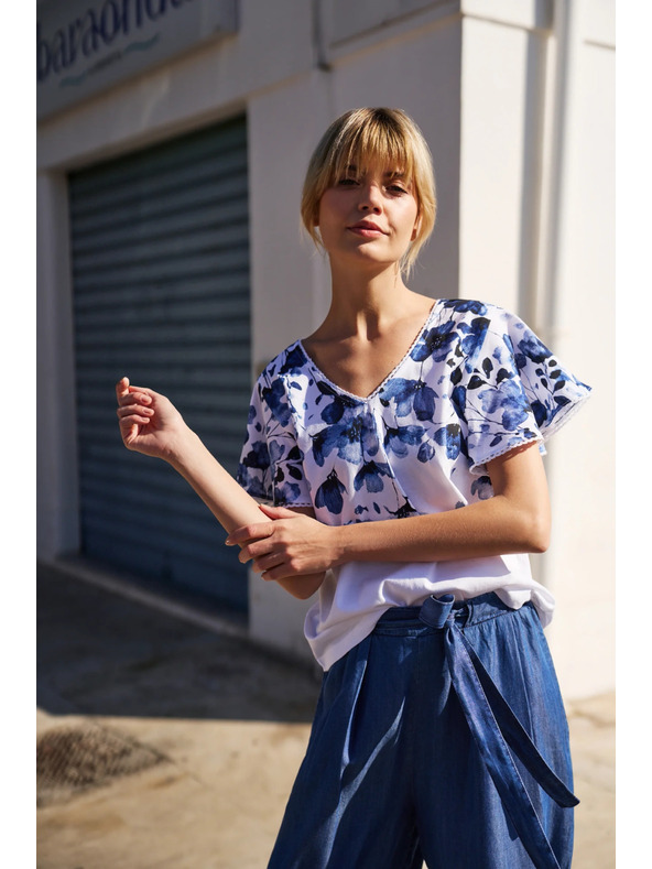 Moodo Бяла блуза със сини цветя