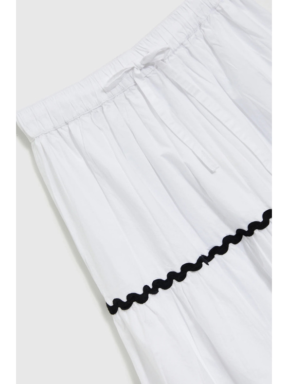 Moodo Дамска пола Moodo - бяла