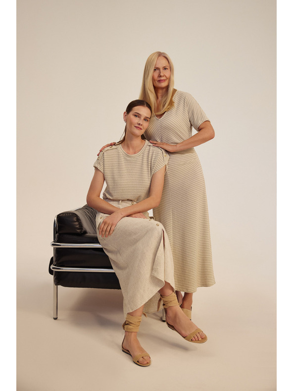 Moodo Дамски рокли Moodo - бежови