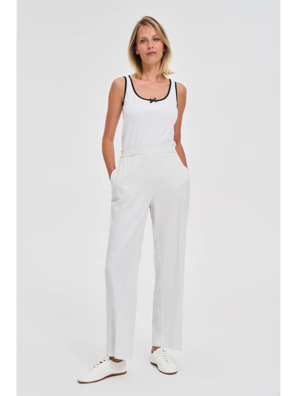 Moodo Дамски бял потник с черен кант