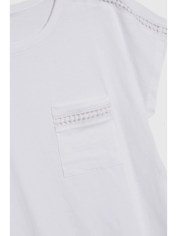 Moodo Дамска тениска с джоб Moodo – бяла
